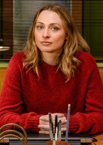 Chelsie Preston Crayford
as Anais Mallory