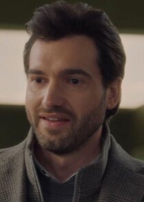 Matt Whelan
as Simon Delaney