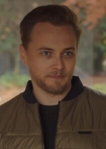 Charles Terrier
as Luke Staunton