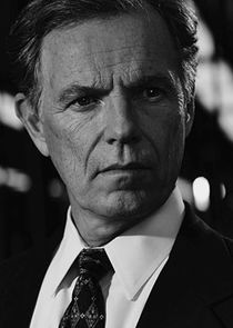 Bruce Greenwood
as Gil Garcetti