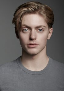 Zac Gabriel Werb
as Finn Cassidy