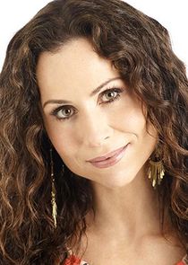 Minnie Driver
as Fiona Bowa