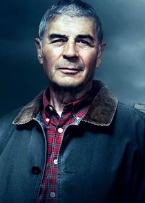 Robert Forster
as Raymond Archer