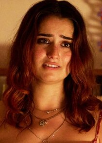 Yasmin Al-Khudhairi
as Naomi Ward