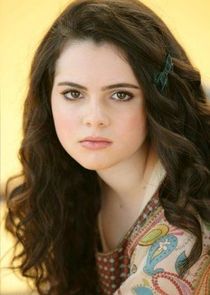 Vanessa Marano
as Bay Kennish