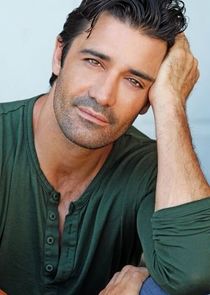 Gilles Marini
as Angelo Sorrento