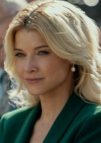 Sarah Jones
as Serena Croker