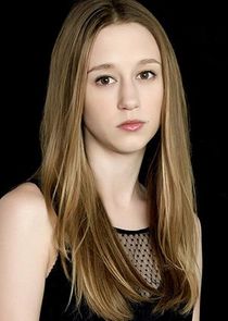 Taissa Farmiga
as Violet Harmon