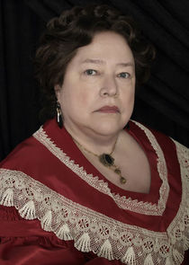 Kathy Bates
as Madame Delphine LaLaurie