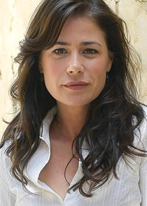 Maura Tierney
as Grace Poe