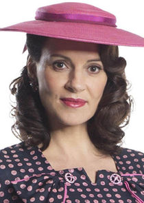 Sara Wiseman
as Carolyn Bligh