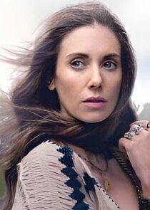 Alison Brie
as Amy Delaney