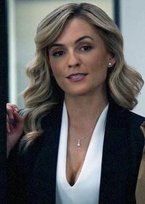 Lindsey Gort
as Amy Quinn