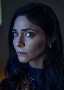 Pegah Ferydoni
as Ziba