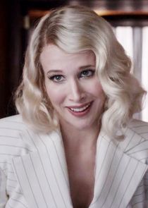 Lucy Punch
as Esmé Gigi Geniveve Squalor