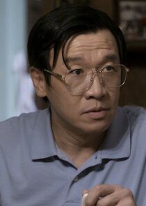Chin Han
as Simon Wang