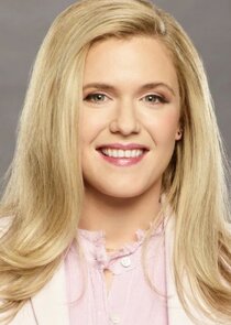 Harriet Dyer
as Sadie Ryan