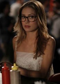 Elle McLemore
as Holly Truman