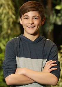 Asher Angel
as Jonah Beck