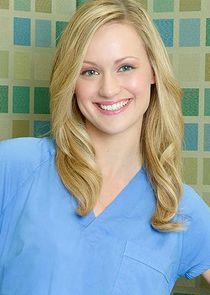 Kerry Bishé
as Lucy Bennett