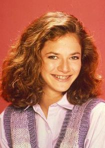 Andrea Elson
as Lynn Tanner