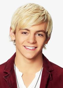 Ross Lynch
as Austin Moon