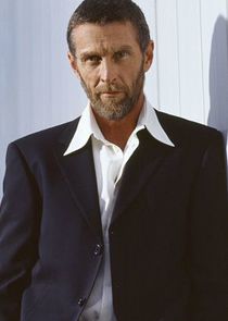 John Glover
as Lionel Luthor