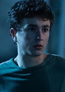 Gabriel LaBelle
as Colin Stratton