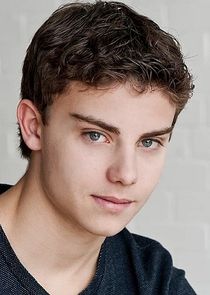 Carson MacCormac
as Trystan Howell