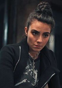 Aiysha Hart
as Miriam Shepherd