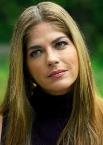 Selma Blair
as Harper Glass