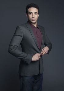 Kobi Libii
as Aaron Stimson