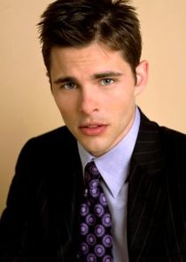 James Marsden
as Glenn Foy