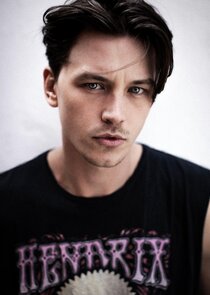 Simon Lööf
as Göran Tunström