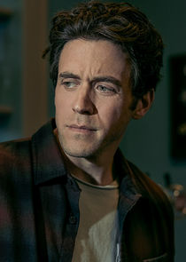 Ashley Zukerman
as Matt Mitchell