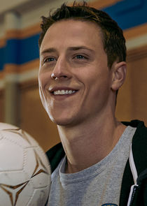 Shane Harper
as Logan Davis