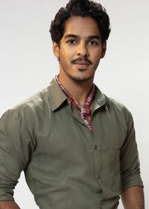 Ishaan Khatter
as Maan Kapoor