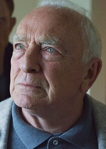 Paul Freeman
as Warren Byrne