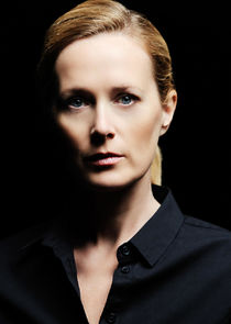 Natasha Little
as Special Agent Julianne Gunnarsen