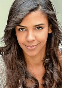 Alice Hunter
as Flobelle