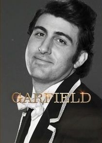 Armen Weitzman
as Garfield