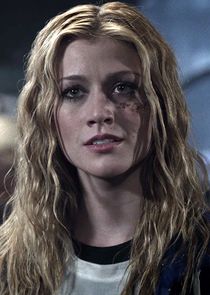 Katherine McNamara
as Mia Smoak