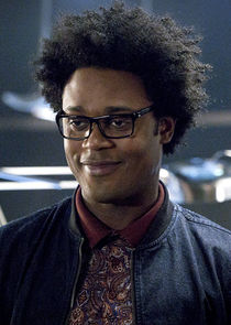 Echo Kellum
as Curtis Holt