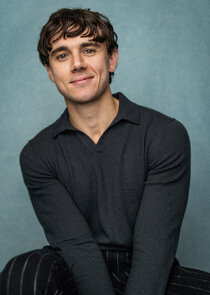 Calam Lynch
as AJ Pierce