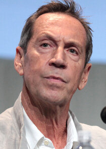 Jonathan Hyde
as David Napley
