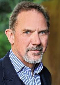 David Bamber
as Lord Arran