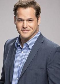 Kyle Bornheimer
as Brad Fuller