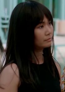 Hong Chau
as Lora