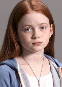 Sadie Sink
as Suzanne Ballard