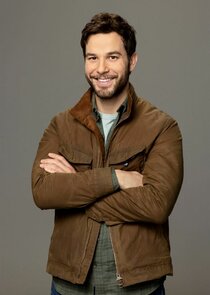 Skylar Astin
as Todd Wright
